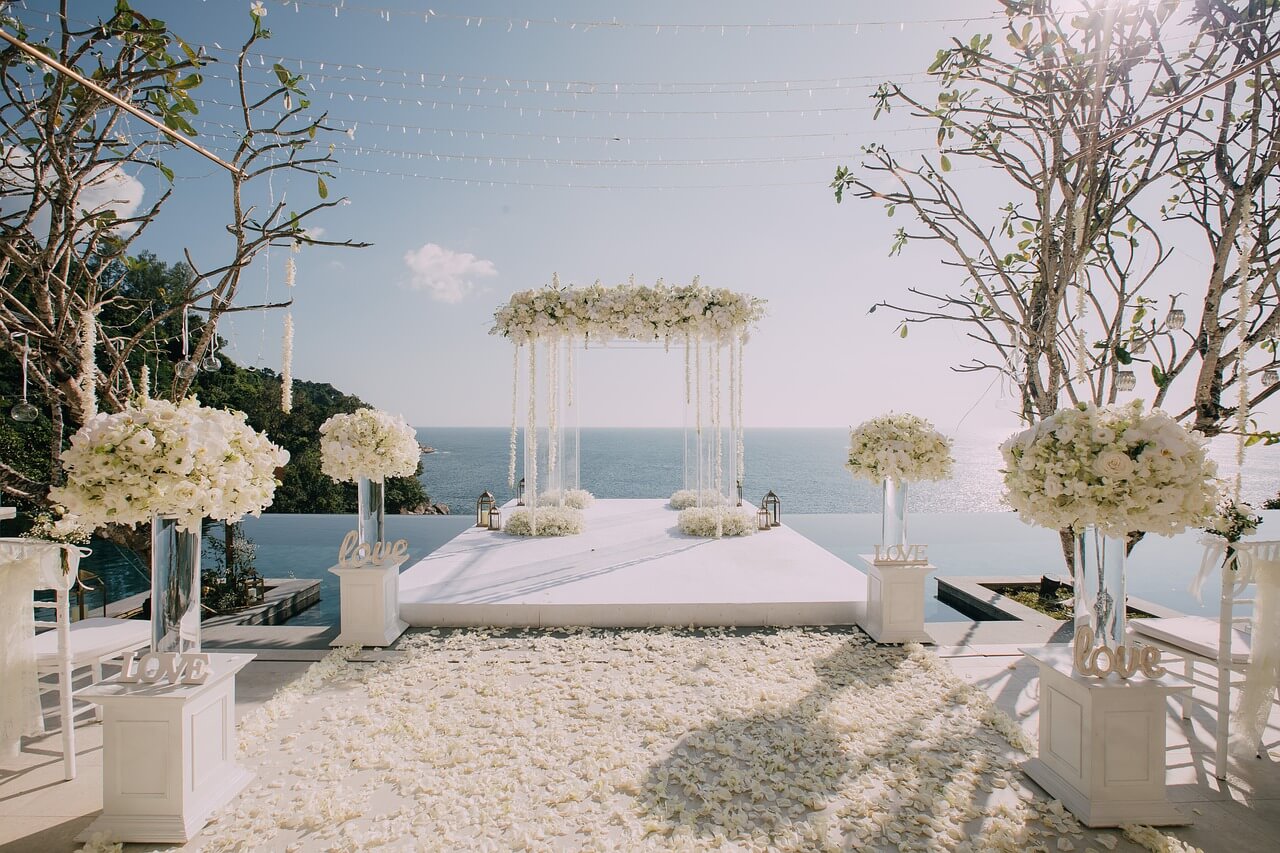 villa-weddng-5726750_1280